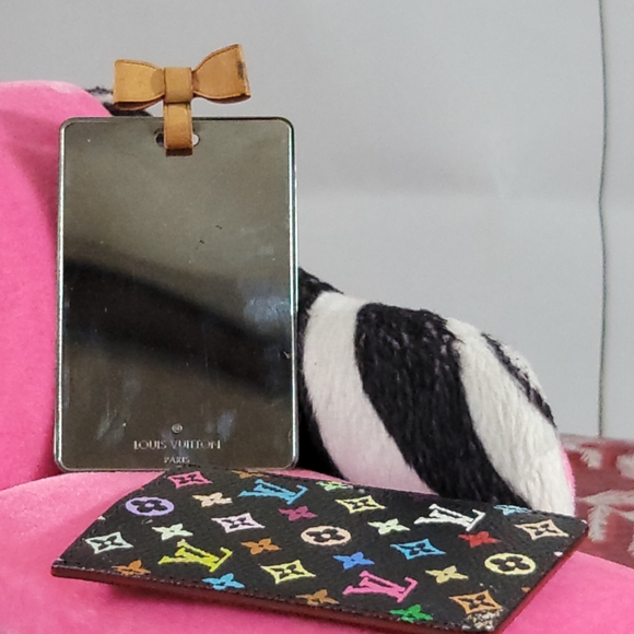 Louis Vuitton Murakami Noir Monogram Mirror and Case Authentic - Picture 11 of 14